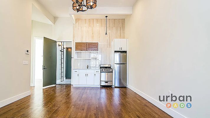 1st image of 560 Evergreen Ave #1F