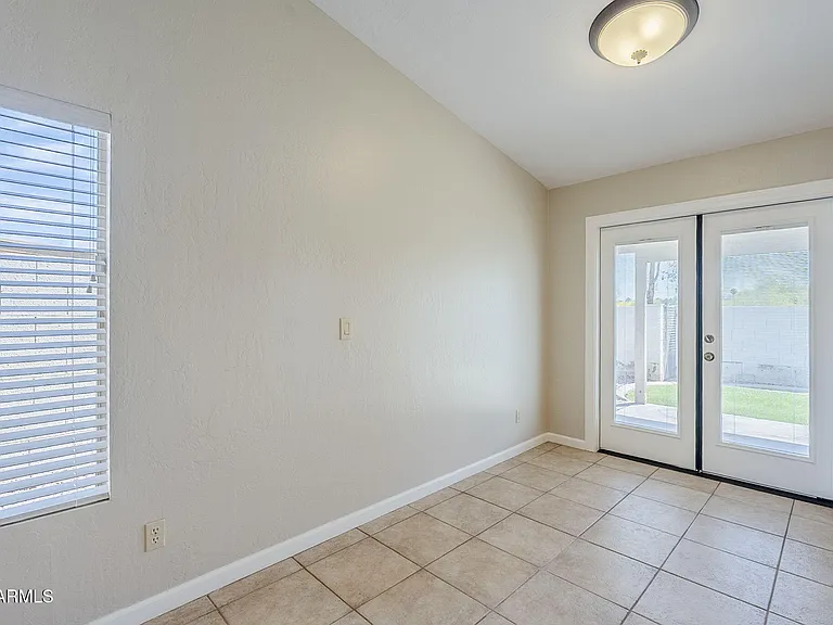 7707 S Kenwood Ln — Photo 23