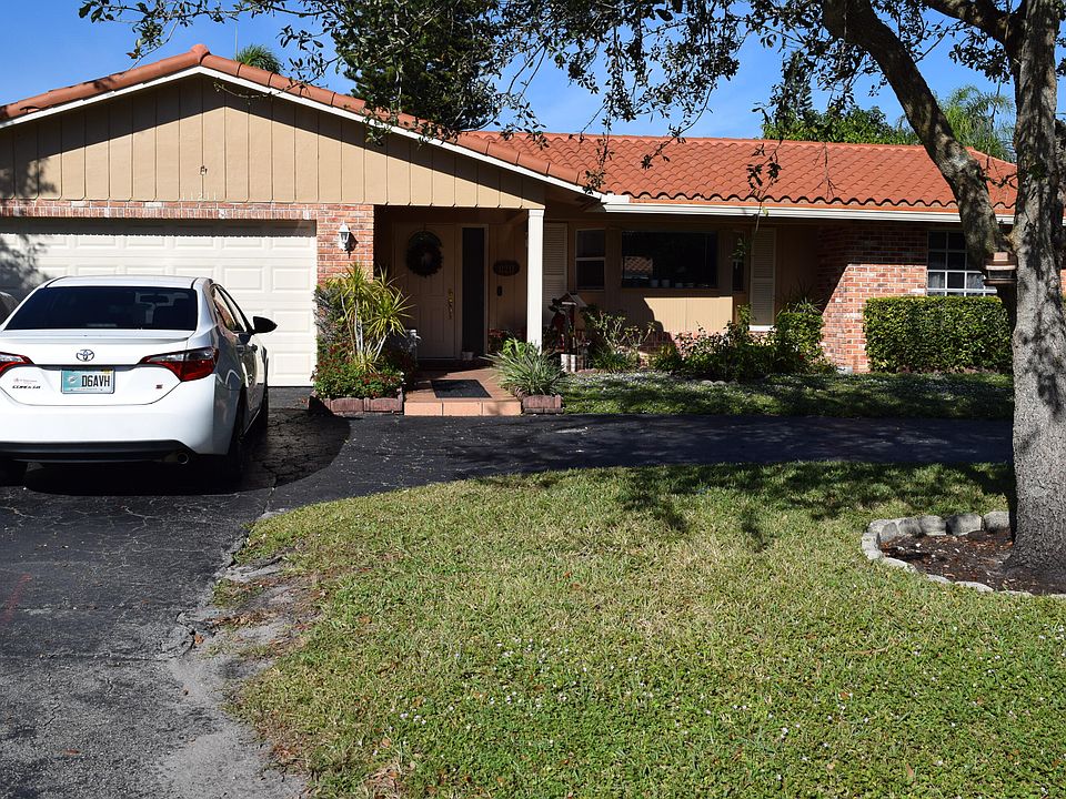 1st image of 11211 NW 40th St