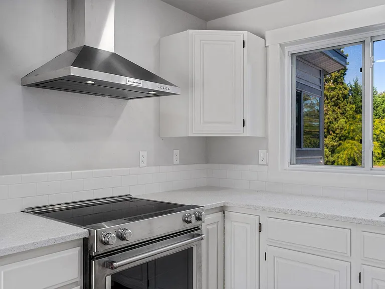 1708 Yelm Hwy SE — Photo 8