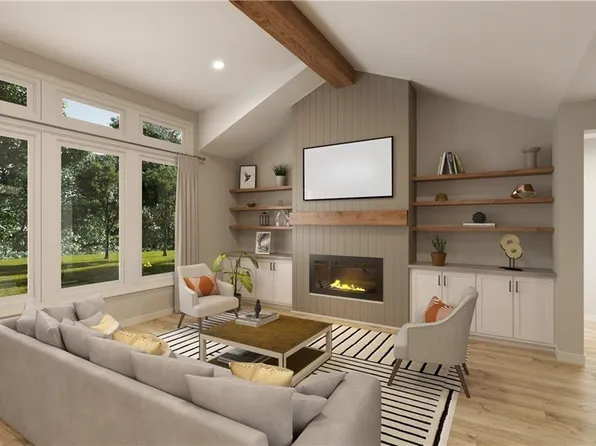 12517 S Hedge Ct, Olathe, KS 66061