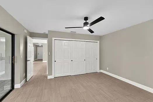 4836 Marine Dr — Photo 17