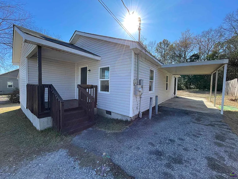 1235 Boone St — Photo 3