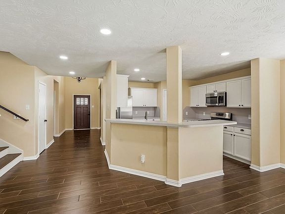 4th image of 11506 Harbour Lake Ct
