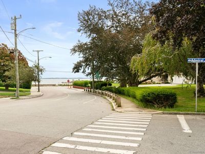 7 Admiral Drive, New London, CT, 06320
