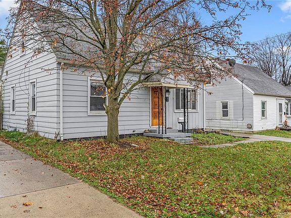 3rd image of 82 Thorpe Dr