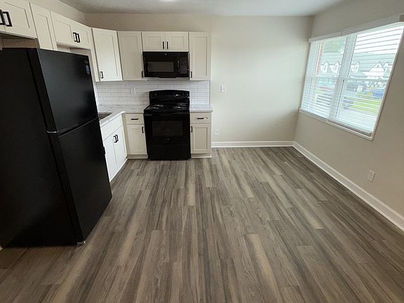 4th image of 9654 Selby Pl APT 4