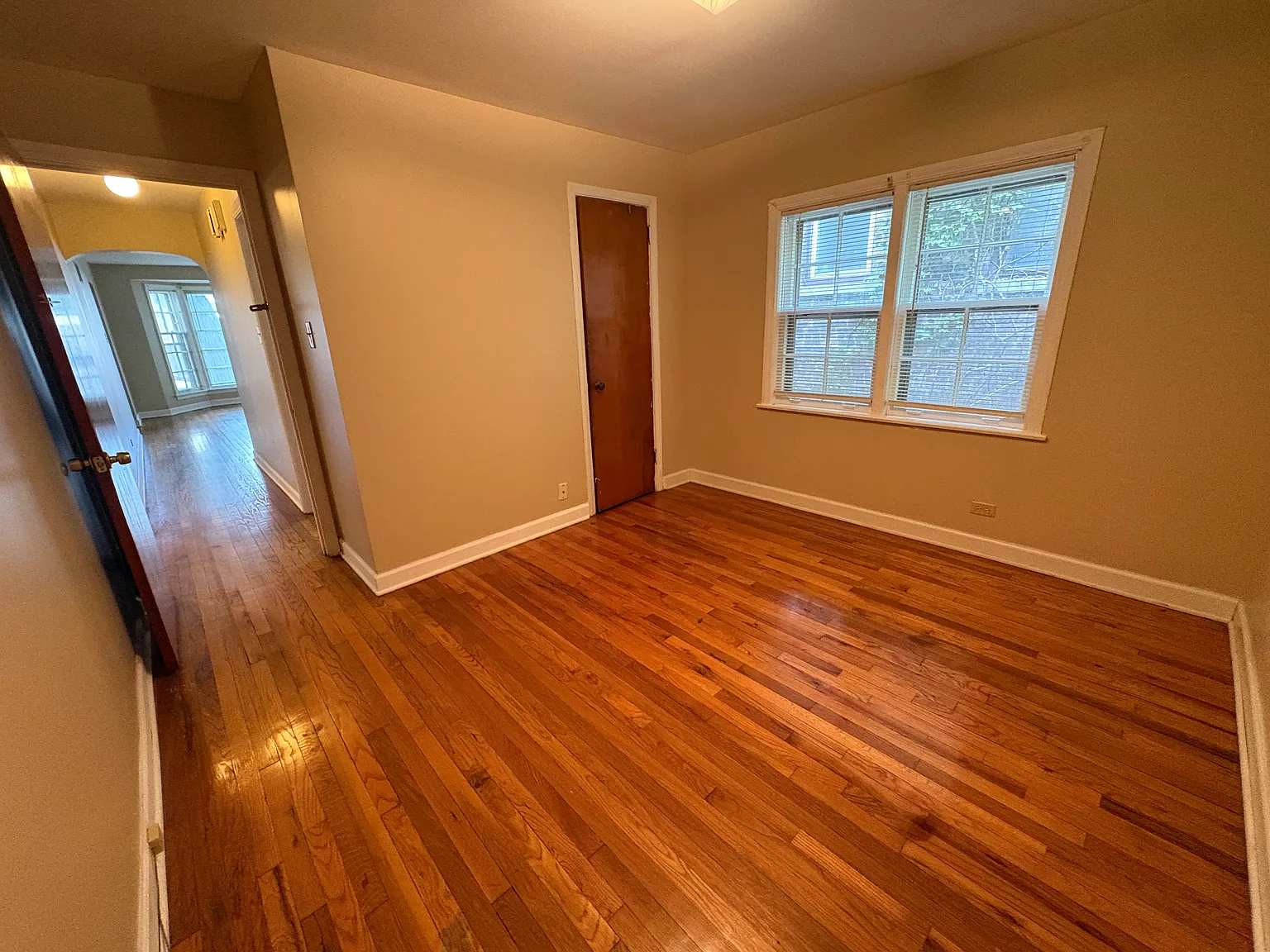 3 bed, 1200 sqft, $1,850 — Photo 2