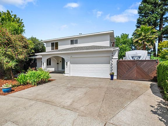 2nd image of 1548 Parkwood Court