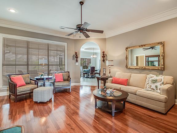 3rd image of 102 La Belle Dr