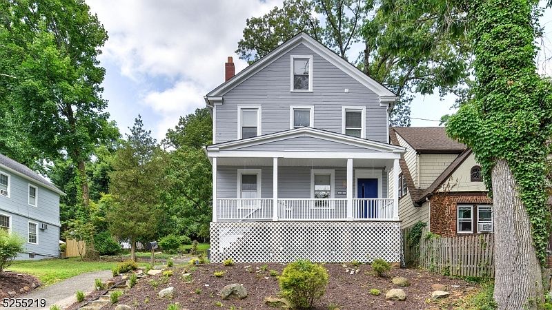 1st image of 31 Lowell Ave
