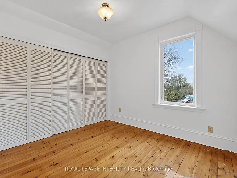 56 Grosvenor Ave — Photo 23