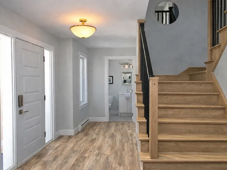 108 Gallery Cres — Photo 2