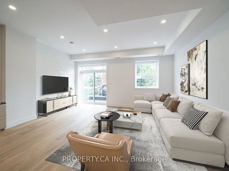 180 Dovercourt Rd #UPPER — Photo 9