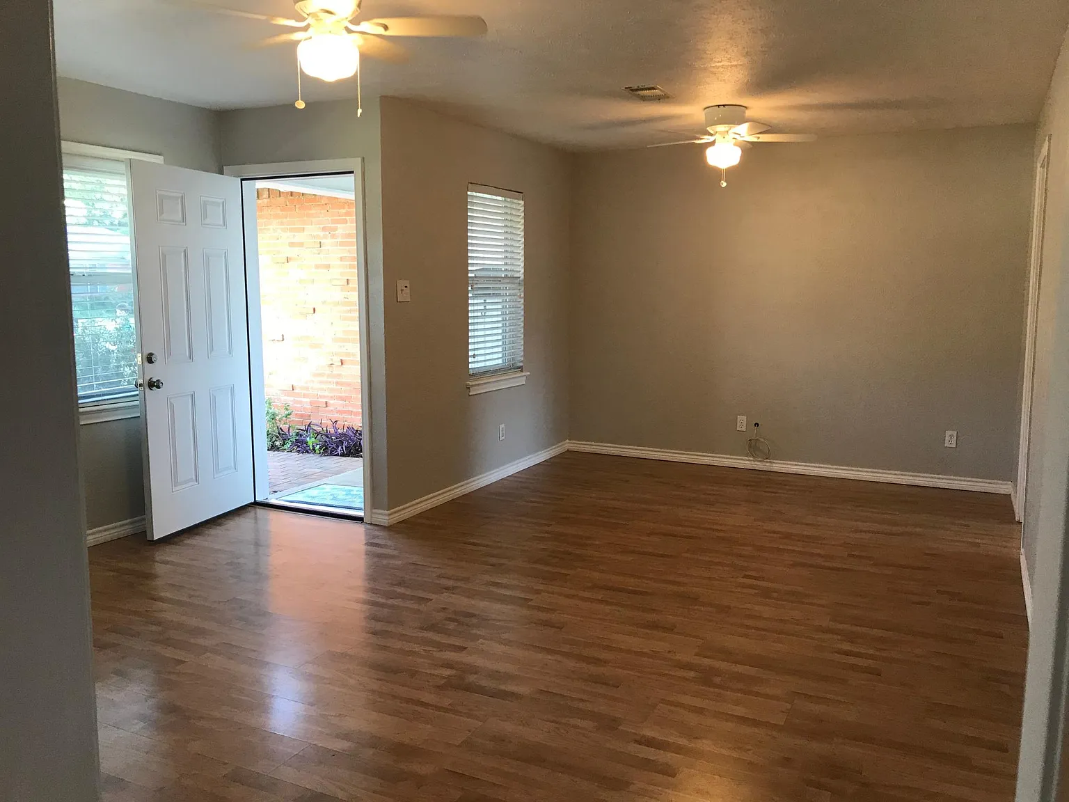 430 Rustic Cir — Photo 4
