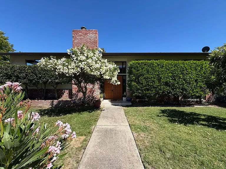 10744 Deep Cliffe Dr — Photo 1