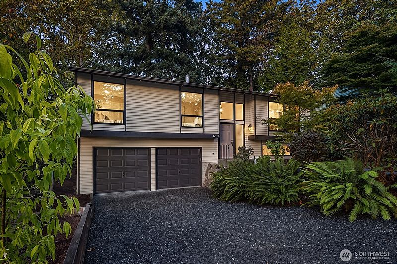 2nd image of 12112 SE 46th Pl
