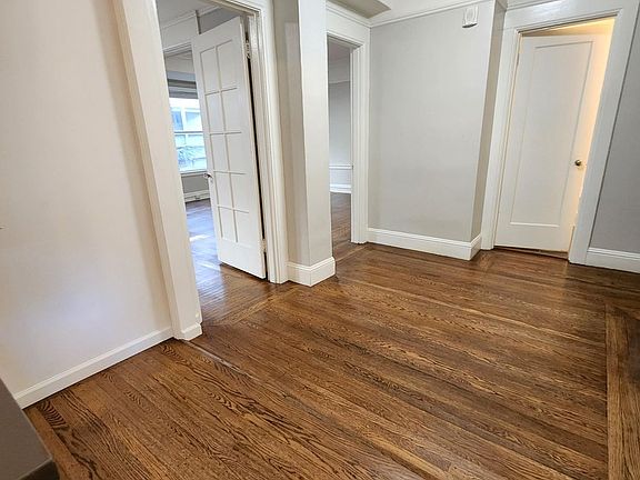 3rd image of 834 Bush St APT 304