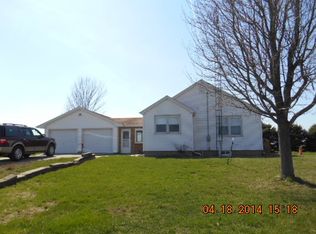 1012 N 16th Rd, Tonica, IL 61370