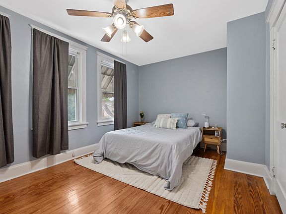 3rd image of 2834 Knox Ct