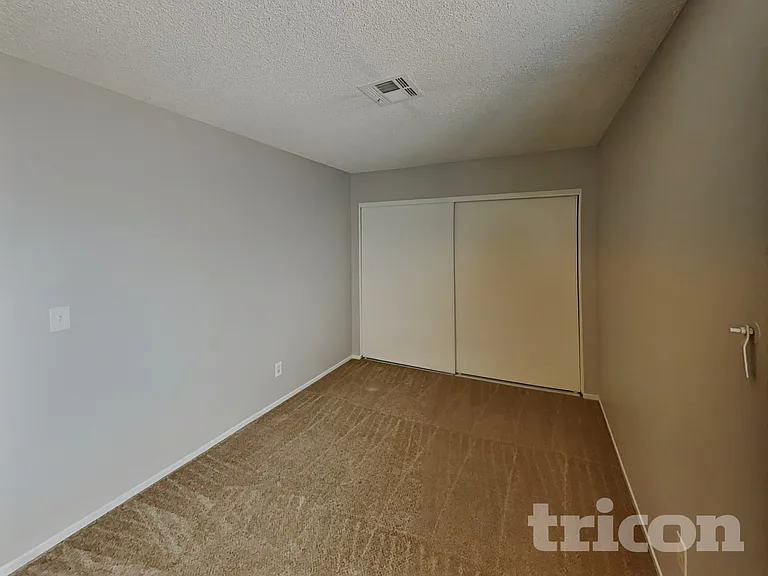 1648 Trish Ln — Photo 12
