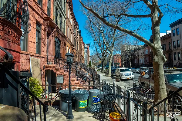 Rented by Resource Realty Group | media 21