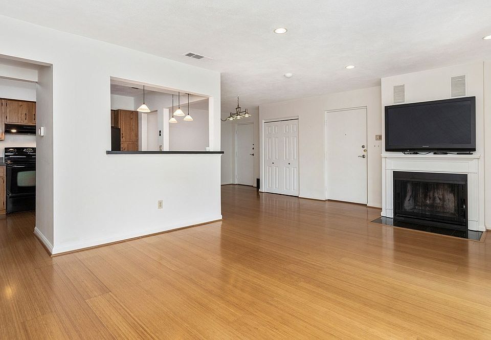 1st image of 5 April Ln APT 31