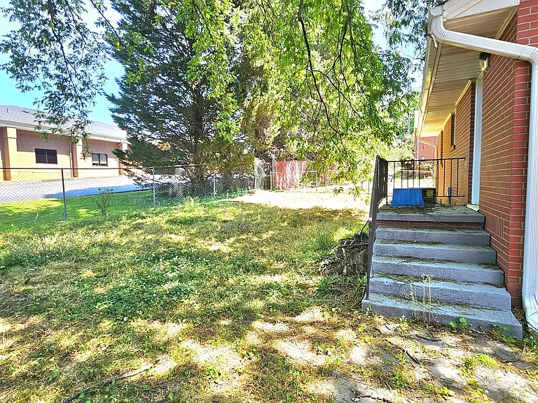 202 Mulberry St — Photo 8