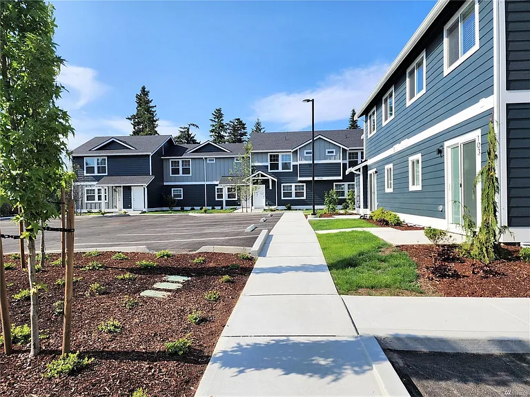 1039 Cedar Ave #201 — Photo 14