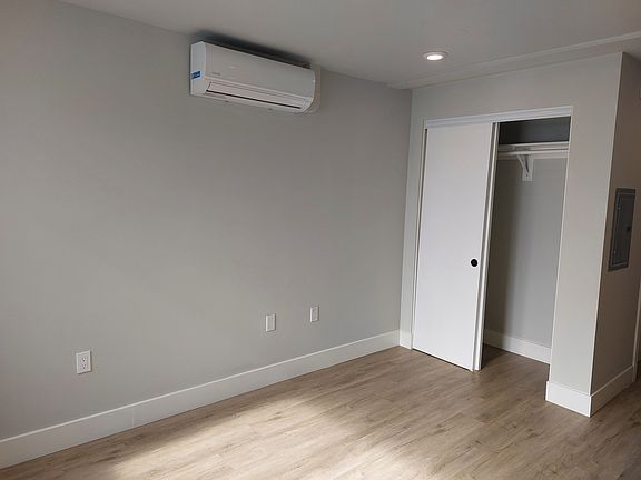 3rd image of 4342 Marlborough Ave #8