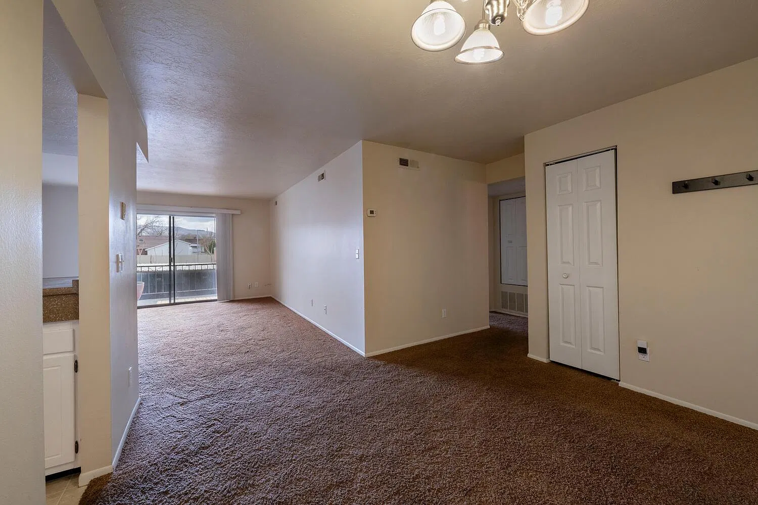 290 N 500 W — Photo 2