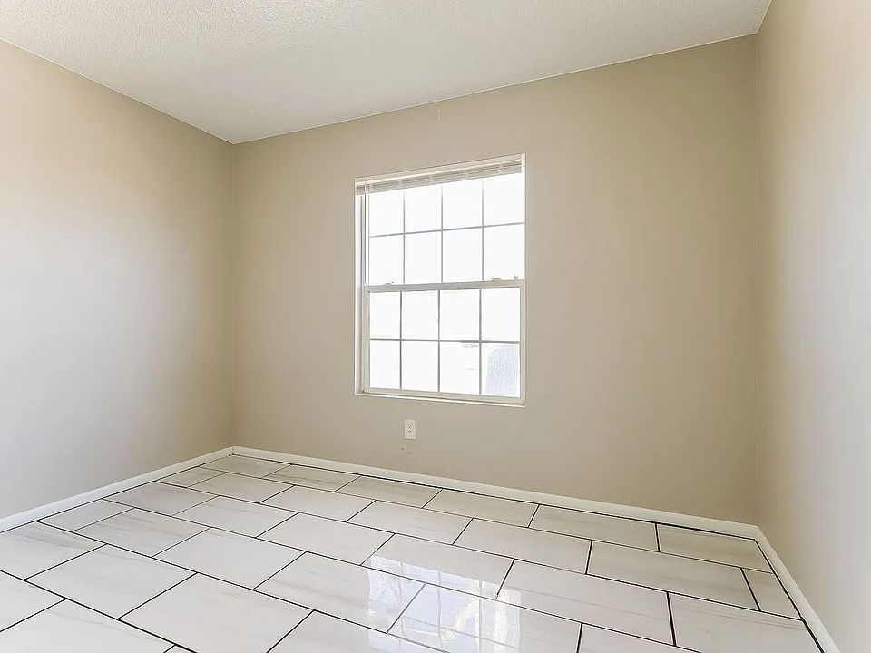 1st image of 2012 Berkley St #1-3027537608