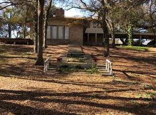 524 Crescent Dr, Seguin, TX 78155