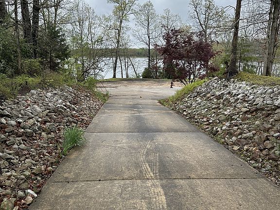 2nd image of 255 Grand Valley Dr