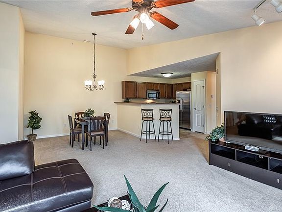 5th image of 2636 Harding Ct APT K