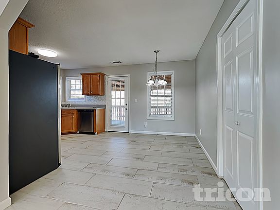4th image of 63 Cliff View Dr
