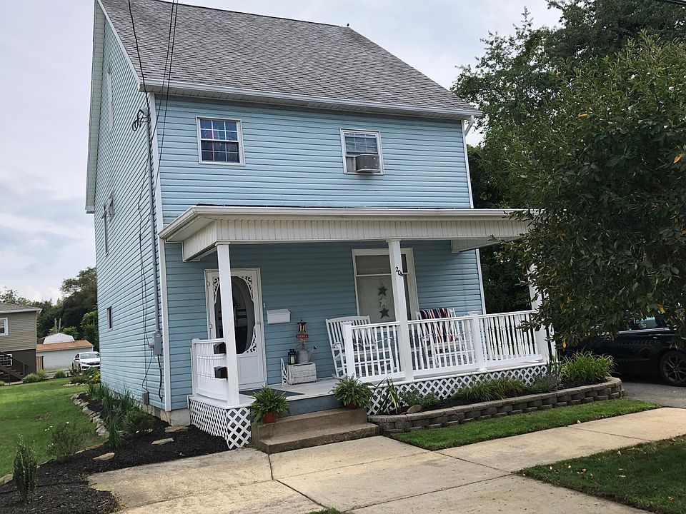 1st image of 210 E Brown St