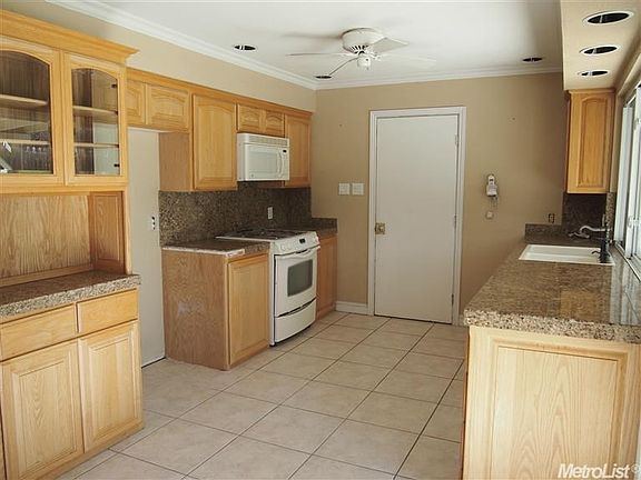 5th image of 5549 Chauncey Way