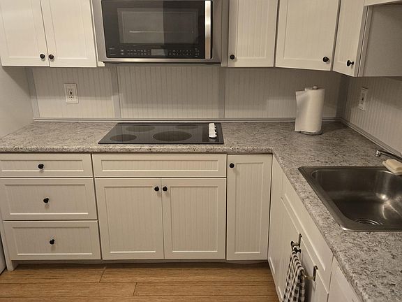3rd image of 42 Old Colony Way APT 2
