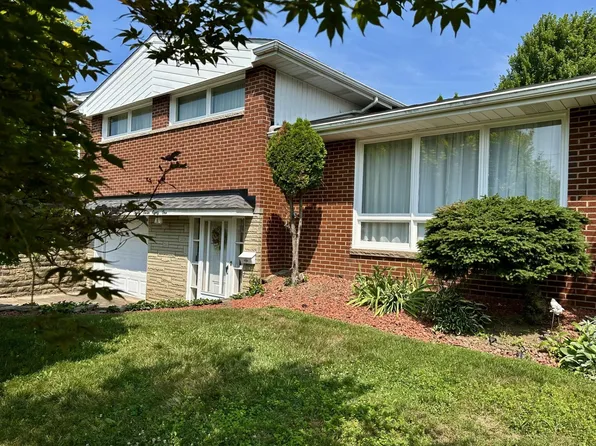 2781 Grant St, New Kensington, PA 15068