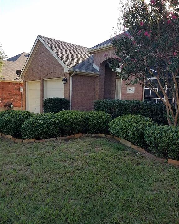 1st image of 2521 Bluewood Dr