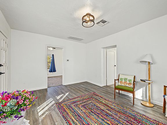 5th image of 428 W Rosales St