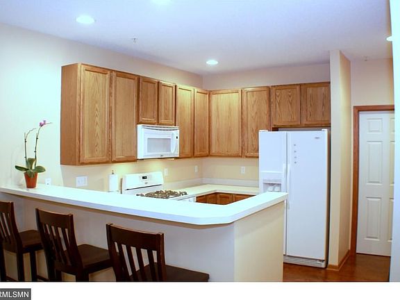 3rd image of 9644 Linden Ln N
