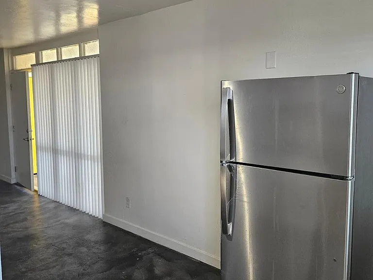 2104 E Fairmount Ave #16A — Photo 6