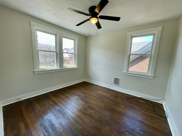 126 Stewart Ave #B — Photo 10