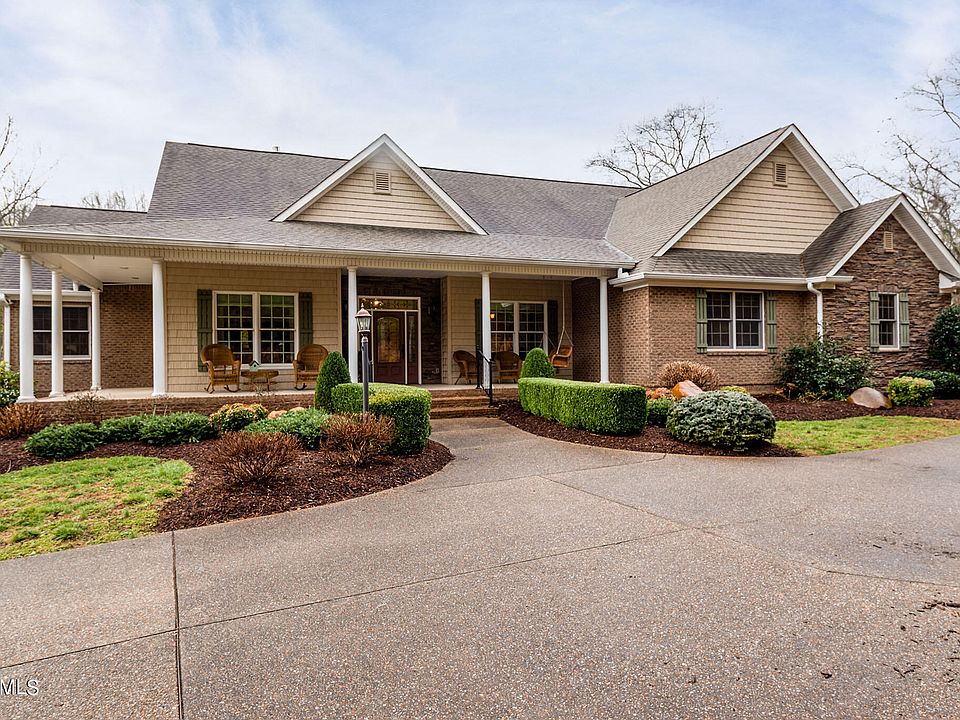 1st image of 2239 Scott Ln