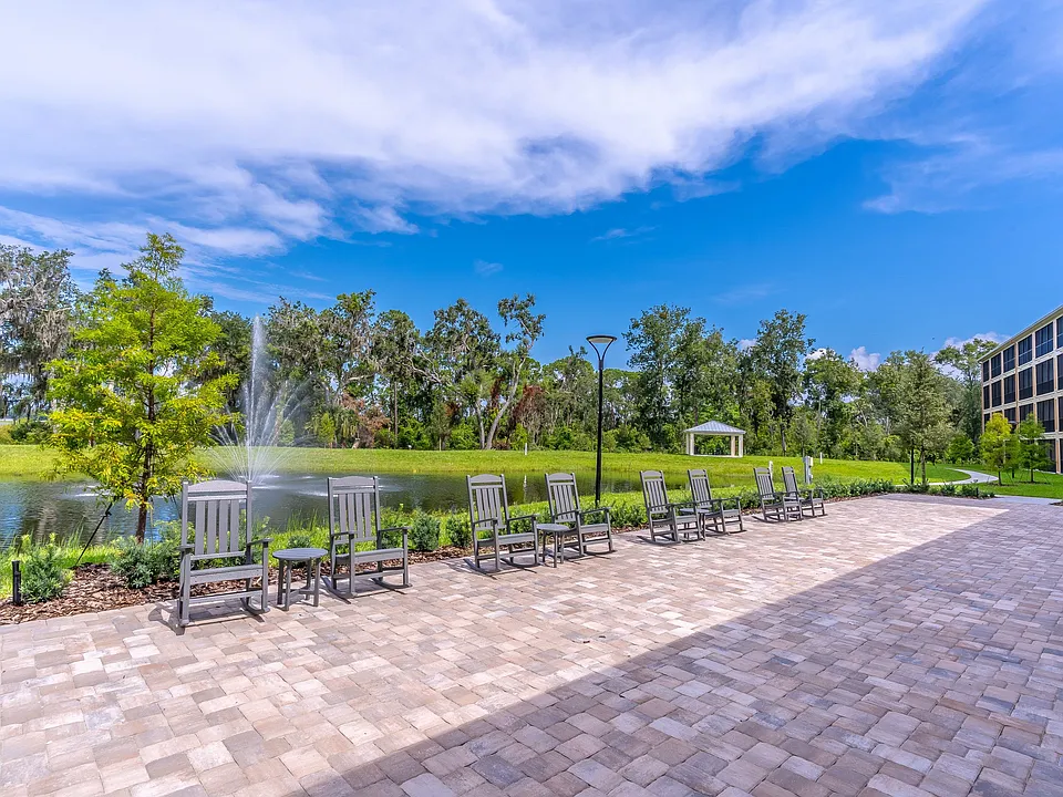 Saunders Lakefront Living