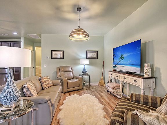 4th image of 625 Beach Way