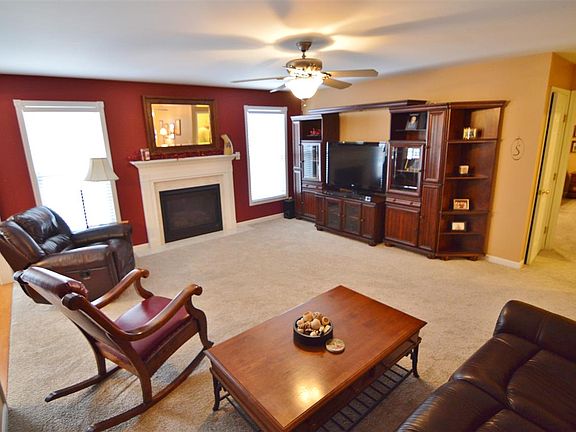 2nd image of 4863 Dartmouth Dr