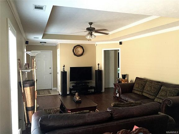 3rd image of 8753 Hallwood Dr